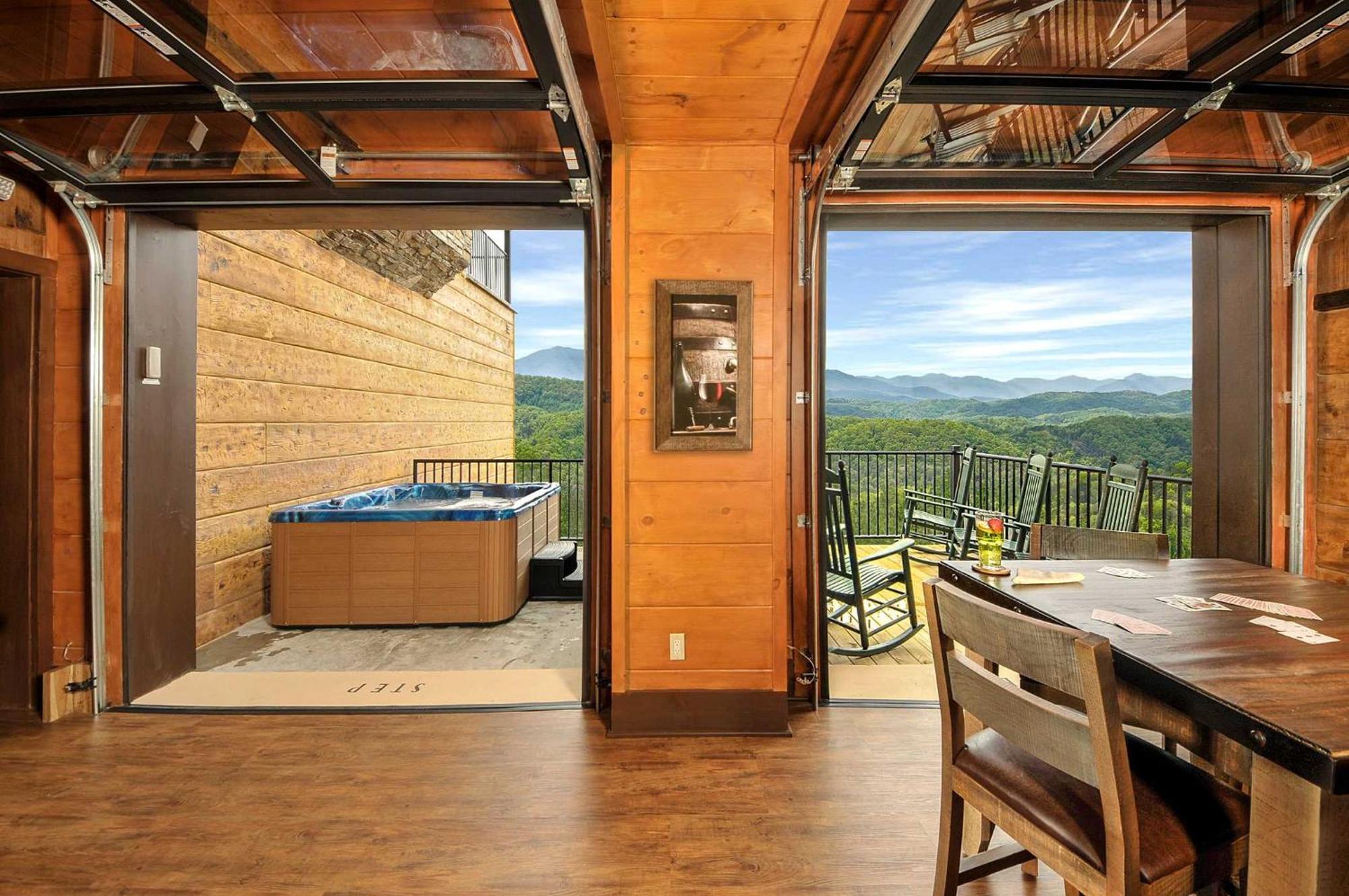 Skyview Mansion:13Bdrm, 17Bath, Sleeps 70, Indoor Pool, Amazing Views Villa Pigeon Forge Exterior photo